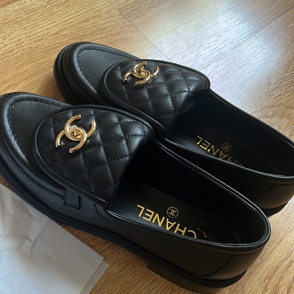 Chanel turnlock loafers 38 - Picture 7 of 15